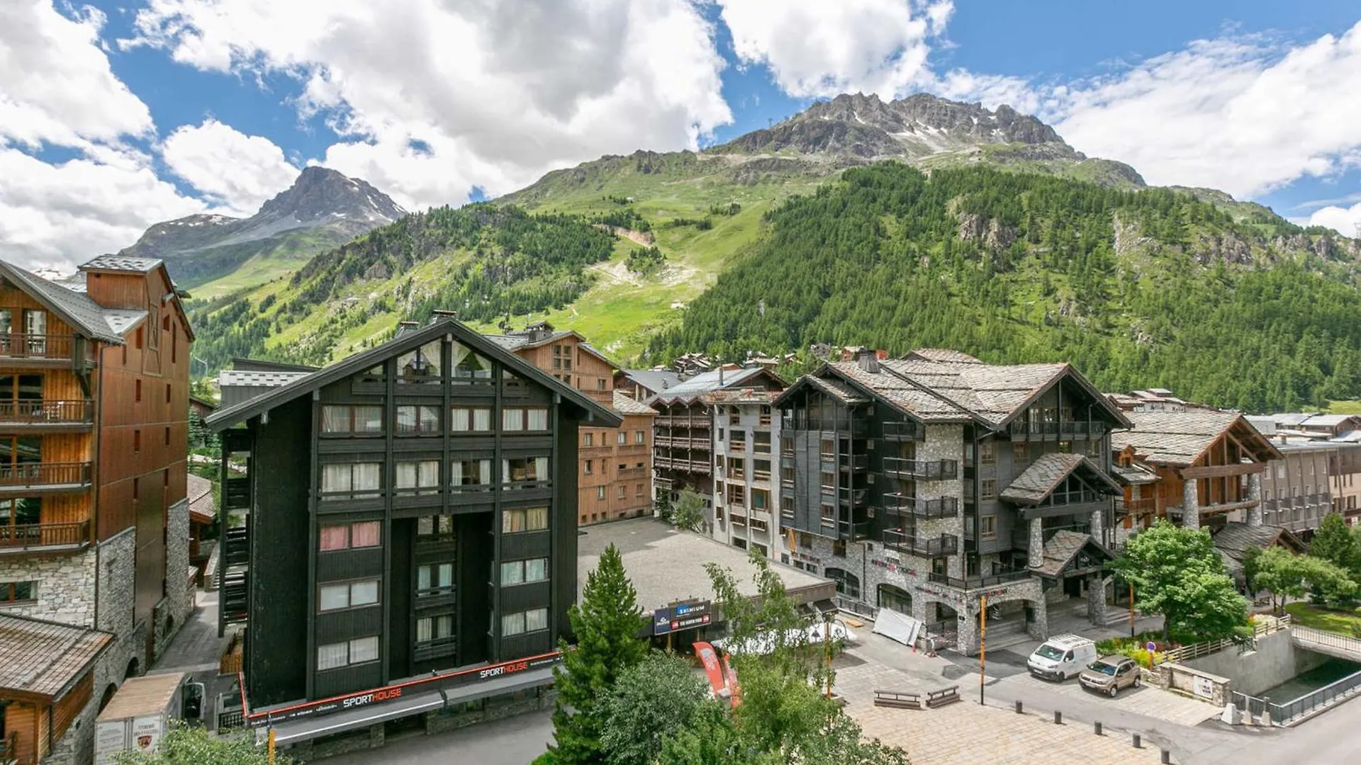 Appartement De Standing Au Centre De Val-D'Isere, Balcon Sud Et Proche Pistes - Fr-1-694-46 Apartment