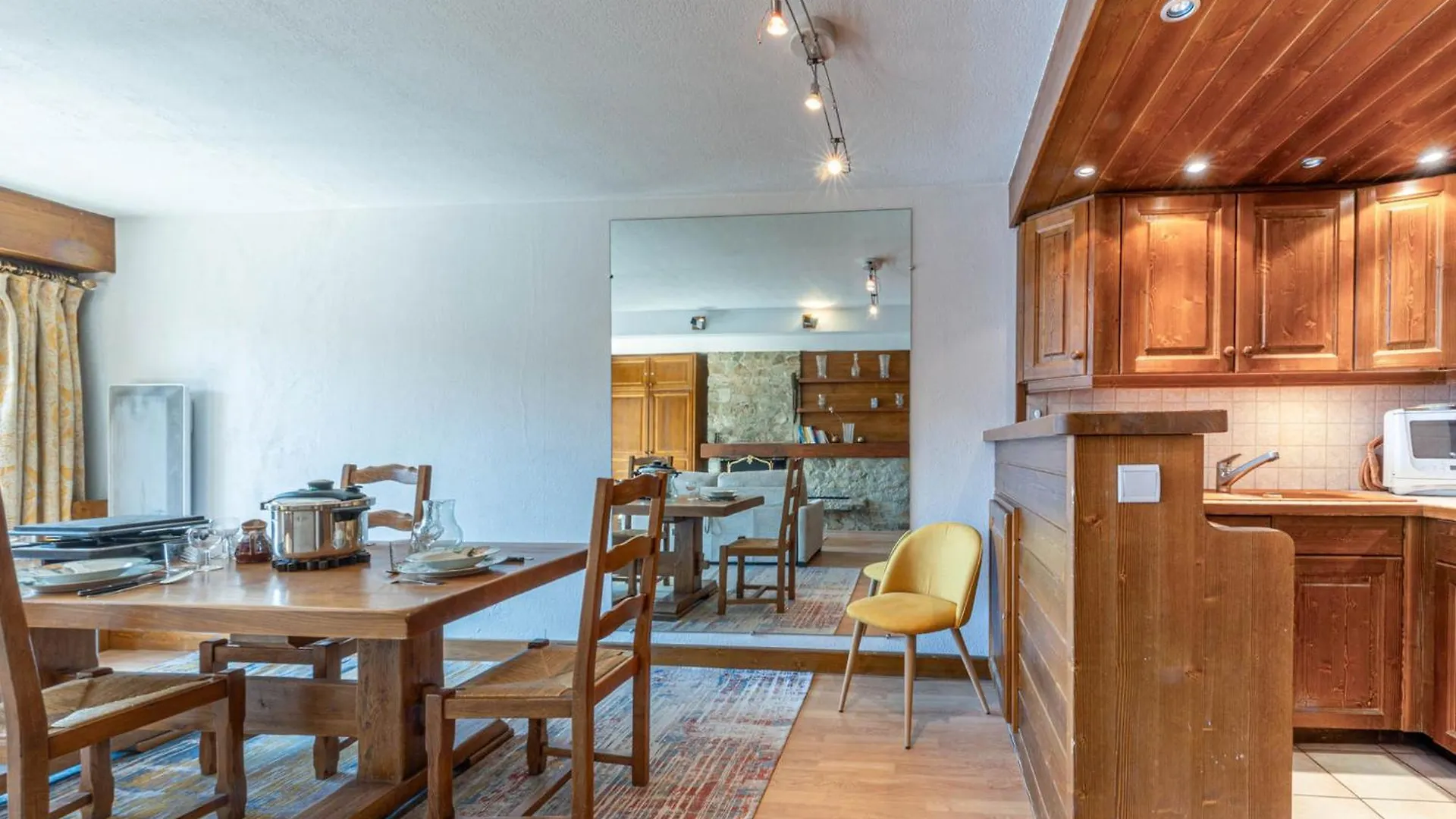 Apartment Appartement De Standing Au Centre De Val-D'Isere, Balcon Sud Et Proche Pistes - Fr-1-694-46
