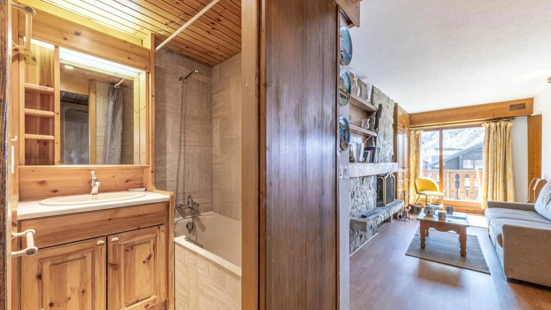 Appartement De Standing Au Centre De Val-D'Isere, Balcon Sud Et Proche Pistes - Fr-1-694-46 France